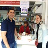 Ana Moreno firmando su libro en la Feria del Libro de Madrid