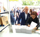 Ana Teresa Penim y  João Alberto Catalão firmando su libro en la Feria del Libro